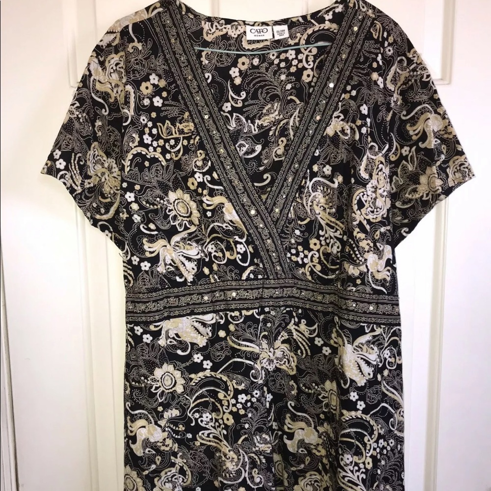 Cato Woman Size 26/28W V-Cut Short Sleeve Multi Color Blouse